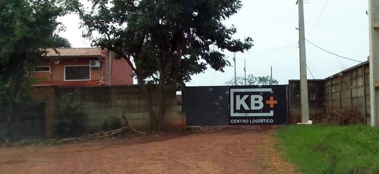 Los equipos se trasladaron  a un depósito de  este centro logístico, ubicado cerca del aeropuerto.