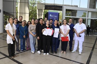 Anestesiólogos del Hospital Ingavi presentaron sus renuncias masivas esta mañana. 