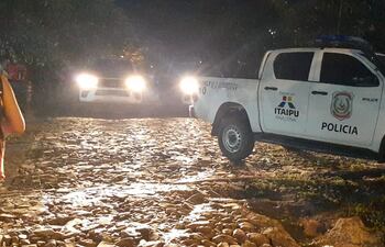 Banda armada huye tras enfrentarse a tiros con agentes policiales en Ciudad de Este.