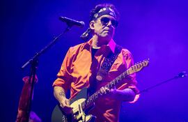 El artista argentino Andrés Calamaro encabezará este sábado la segunda edición del festival Rock al Puerto, en el Puerto de Asunción.