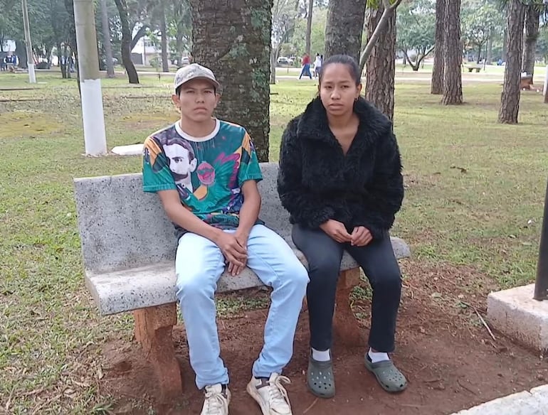 David y Marta, los hijos mellizos del profesor Eulalio Aquino Fleitas.
