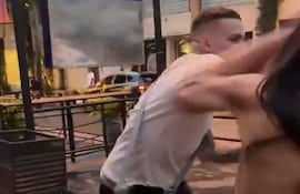 Captura de video viral de agresión a una mujer en Carmelitas.