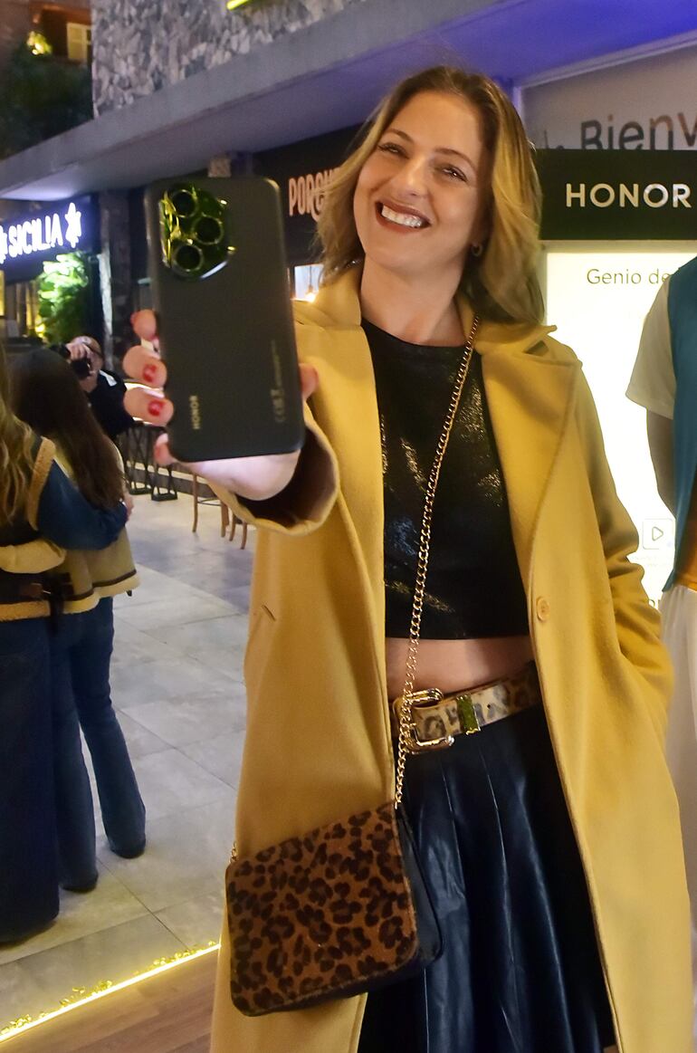 Gisella Cassettai estuvo presente en la presentación del HONOR 400, que gracias al Súper Zoom AI ofrece un rango de 15x a 30x con una nitidez sorprendente.