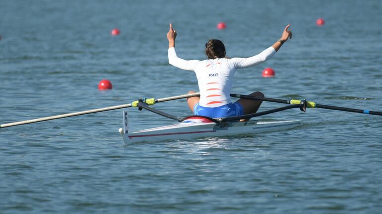 La paraguaya Nicole Martínez celebra la conquista de la medalla de bronce en los Juegos Panamericanos Santiago 2023.
