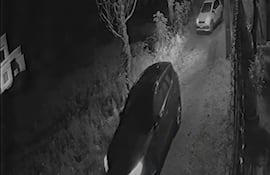 La misma camioneta Hyundai Tucson gris oscura fue utilizada por los asaltantes que robaron la carga de adelgazante en la mañana del 28 de mayo pasado, según imágenes de circuito cerrado a los que accedieron los policías.