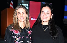 Representantes de Banco Atlas: Sol Mendieta y Ana Recalde.
