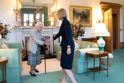 La reina Isabel II y Liz Truss en el castillo de Balmoral, Escocia, en setiembre de 2022.