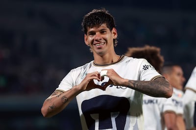 El paraguayo Robert Morales, futbolista de Pumas, celebra un gol en el partido frente a Cruz Azul por la fecha 11 del torneo Clausura 2026 de la Liga MX en el estadio Olímpico Universitario, en Ciudad de México, México.