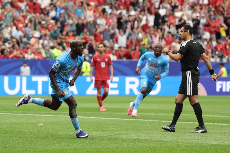 Yoane Wissa en el festejo de su gol. Para República Democrática del Congo, el empate fue como una victoria.