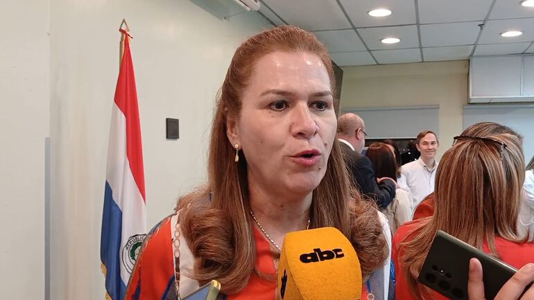 La ministra de salud, María Teresa Barán.