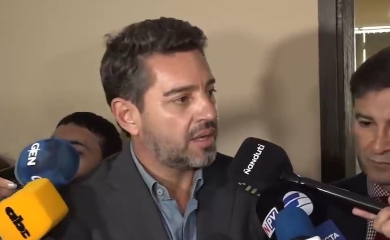 Vicepresidente de la República Pedro Alliana tras la reunión con gremios docentes sobre las reformas a la Caja Fiscal