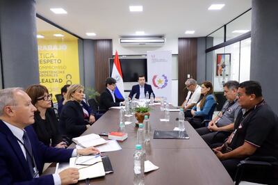 Reunión tripartita entre representantes del Ministerio de Trabajo, el Ministerio Público y los funcionarios de la Fiscalía.