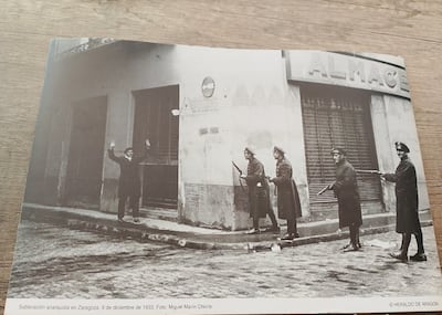 Sublevación anarquista en Zaragoza, 9 de diciembre de 1933. Foto de Miguel Marín Chivite publicada en "El Heraldo de Aragón"