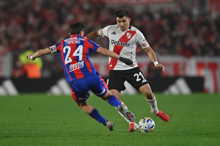Orlando Gill puso contra las cuerdas a River Plate, que en una noche épica avanzó a cuartos
