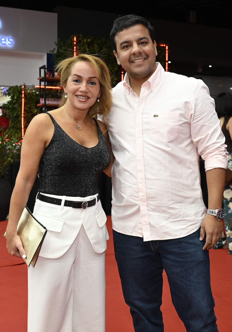 Cinthya Morales y Aldo Alonso.
