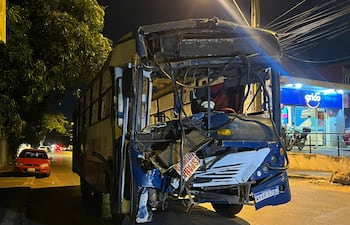 Conductor de bus dio positivo al alcotest tras percance vial
