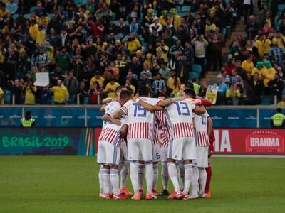 La selección paraguaya regresó al país luego de la eliminación en Copa América.