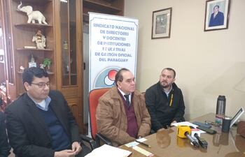 Conferencia de prensa del Sinadi. Anunciaron su adhesión a la protesta de docentes, la semana que viene.