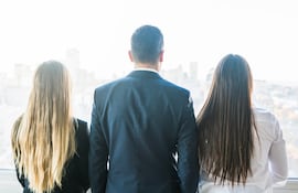 Imagen ilustrativa de jóvenes ejecutivos.