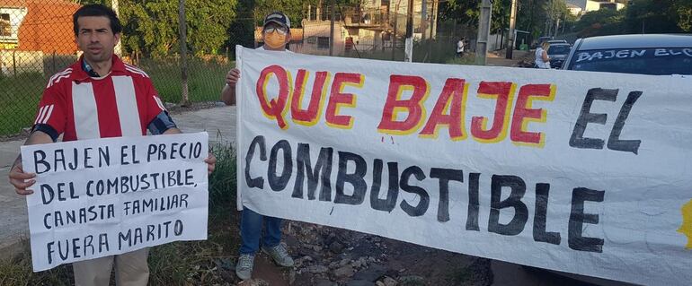 Manifestación de conductores frente a Petropar.
