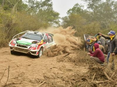 Toyota Etios R5 de Alejandro Galanti y Marcelo Toyotoshi durante la Etapa 1 del Transchaco Rally 2023.