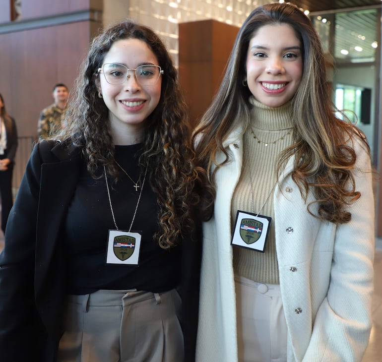 Mayra Bernal y Yadira Franco
