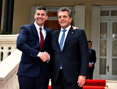 Imagen de referencia: el presidente de la República, Santiago Peña (i) junto al ministro de Economía de Argentina, Sergio Massa.