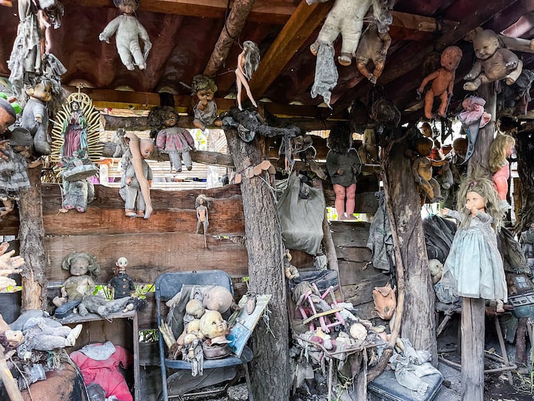 Isla de las Muñecas, Xochimilco, México.