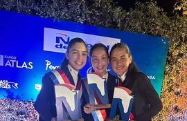 Las campeonas Joaquina Campuzano (Children 1,20), Alexia Díaz de Vivar (Menor 0,90) y Stefanía Canillas (Mayor 0,80).
