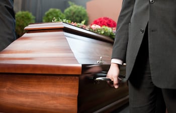 La Superintendencia de Salud concluyó que la funeraria Pueblo Mío retuvo un ataúd por supuesta deuda.