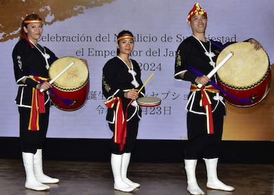 Cecilia Mónica Remolgao, Erika Romina Taba y Matías Rubén Asato viajan por el mundo difundiendo el arte okinawense.
