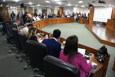 Pleno de la Junta Municipal de Asunción decidió este miércoles encomendar al intendente, Luis Bello (ANR-HC), rescindir el contrato que firmó Óscar "Nenecho" Rodríguez (ANR-HC) con el taller RC de Crispín Ruffinelli.