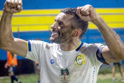 Antonio Bareiro, en el festejo de un gol para el Deportivo Capiatá.