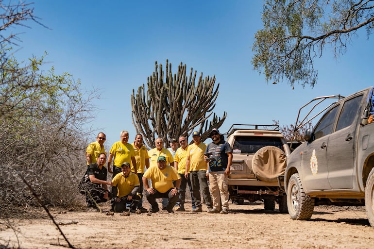 Integrantes y colaboradores de la Comisión Deportiva del TACPy durante la recorrida en territorio chaqueño.
