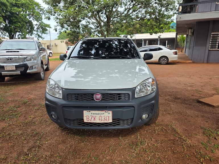 El sospechoso estaba al mando de una camioneta Fiat Satrada en el momento en que fue interceptado por los uniformados.