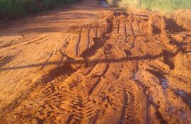 Según el constructor Oscar Díaz, ante la ausencia estatal y la necesidad de mejorar caminos, se inician las obras en los barrios (foto ilustrativa).