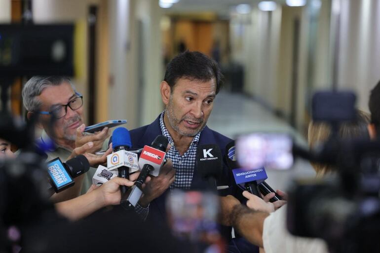 Silvio "Beto" Ovelar (ANR, HC), senador y presidente de la comisión de Presupuesto del Senado.