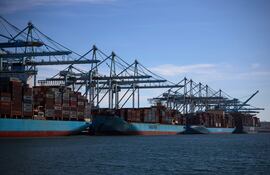 El presidente estadounidense Donald Trump ha enviado cartas a varios países imponiendo nuevas tasas arancelarias a las importaciones de sus países a EE. UU.