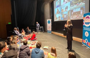 Una de las charlas realizadas en el marco del Congreso IÓN 2024, en mayo de 2024, en Asunción.