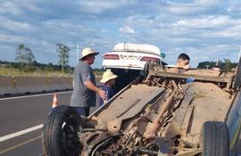 Así quedó el vehículo en el cual viajaba la víctima fatal.