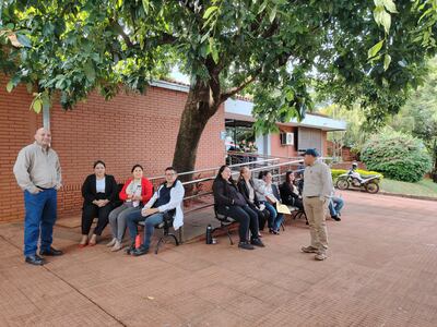 Funcionarios de la Ande en Encarnación se adhirieron a manifestación nacional y piden desprecarización laboral.