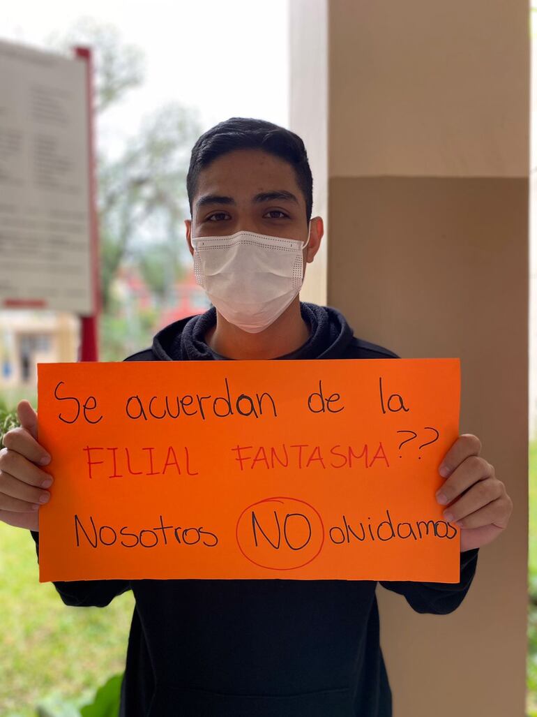 La filial fantasma que operaba supuestamente en Santaní tenía planilleros que cobraban sin trabajar según denuncia del Centro de Estudiantes de Odontología, UNA.