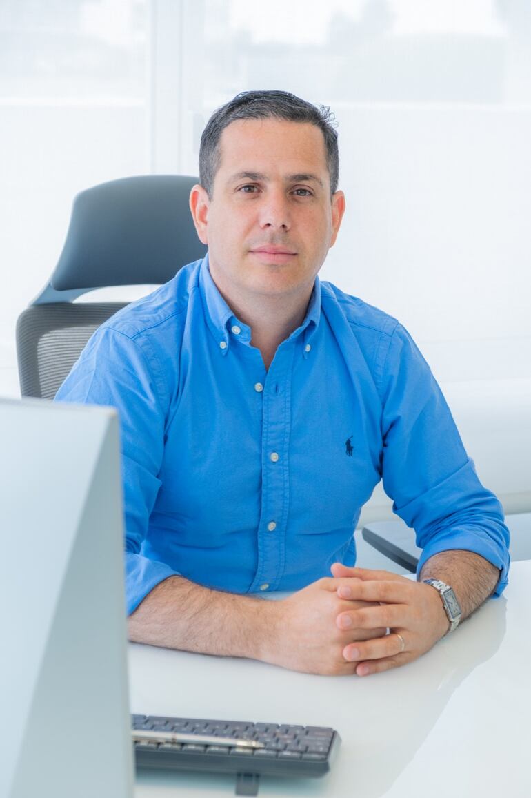 Nicolás de Módena, director y fundador de Nicolás de Módena Inmobiliaria, especializado en el real state en Uruguay.