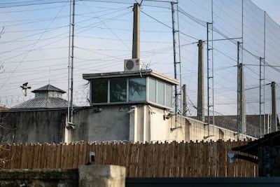 Cárcel de Dijon, en Francia, desde donde escaparon dos prisioneros de manera insólita.