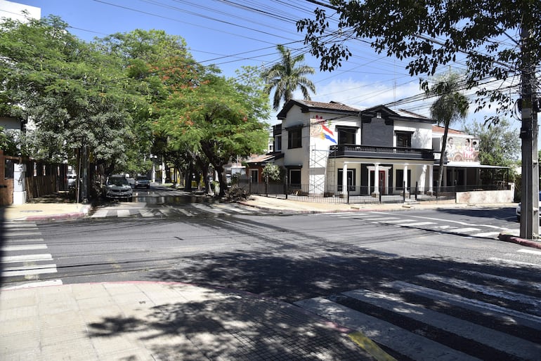 Esquina de Padre Cardozo y Juan de Salazar, en el conocido barrio Las Mercedes de Asunción.