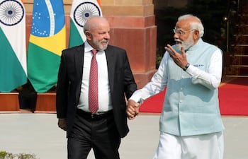 El presidente de Brasil, Luiz Inacio Lula da Silva (i) y el primer ministro de India. Narendra Modi (d).