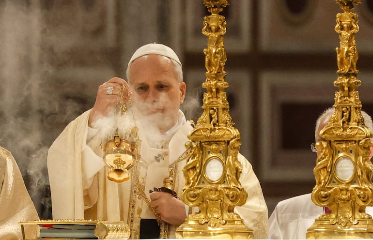 Papa León XIV durante la celebración de los ritos de Semana Santa, en  Roma.
