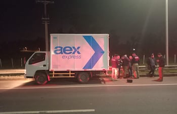 Interceptan camión de encomiendas en Ñu Guasu y roban electrónicos de alta gama
