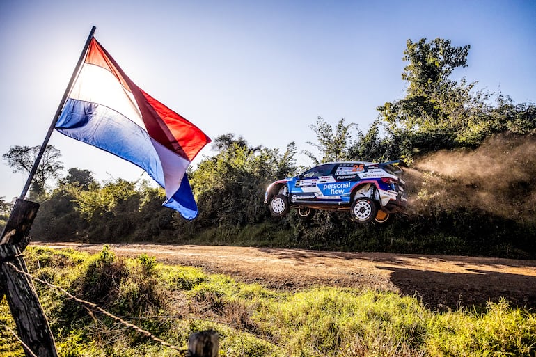 Fau Zaldívar, copilotado por el ítalo argentino Marcelo der Ohannesian, al mando de un Škoda Fabia RS Rally2, fue el piloto paraguayo mejor posicionado en la primera edición del Rally del Paraguay: 2°, en la WRC2 Challenger; y 4°, en la WRC2.