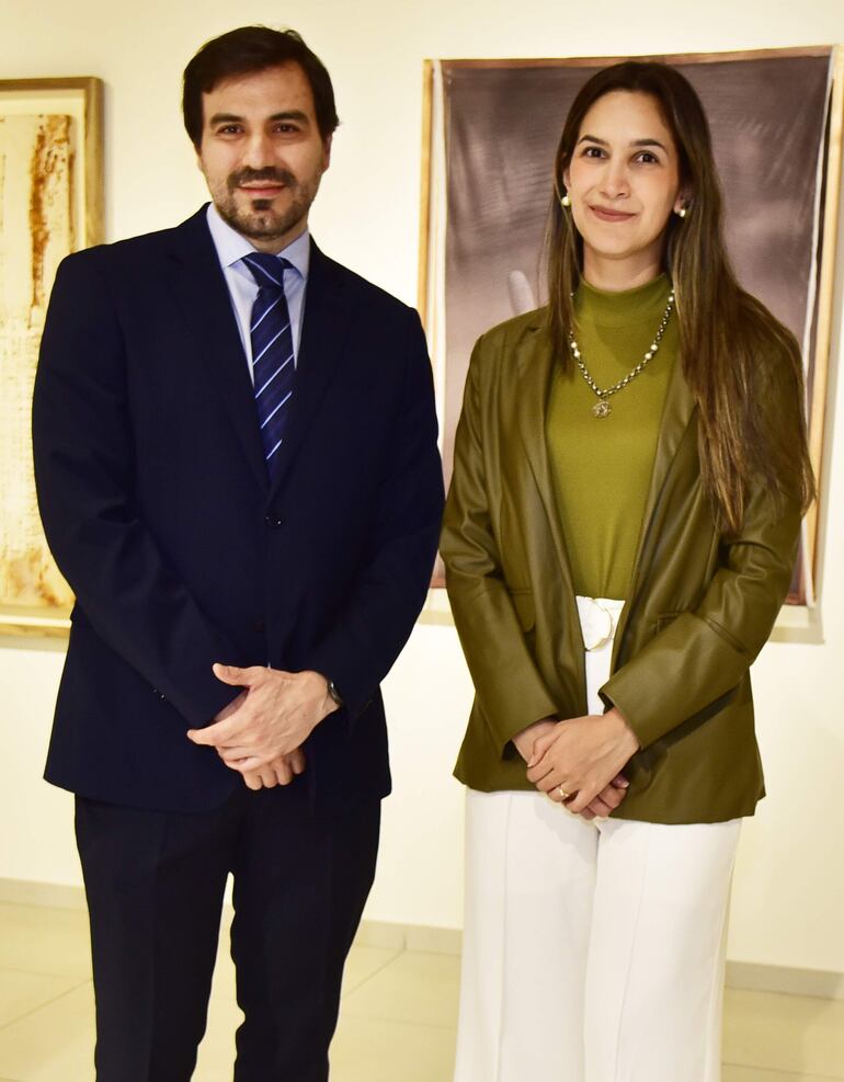 Julio Peralta junto con Violeta Fretes.